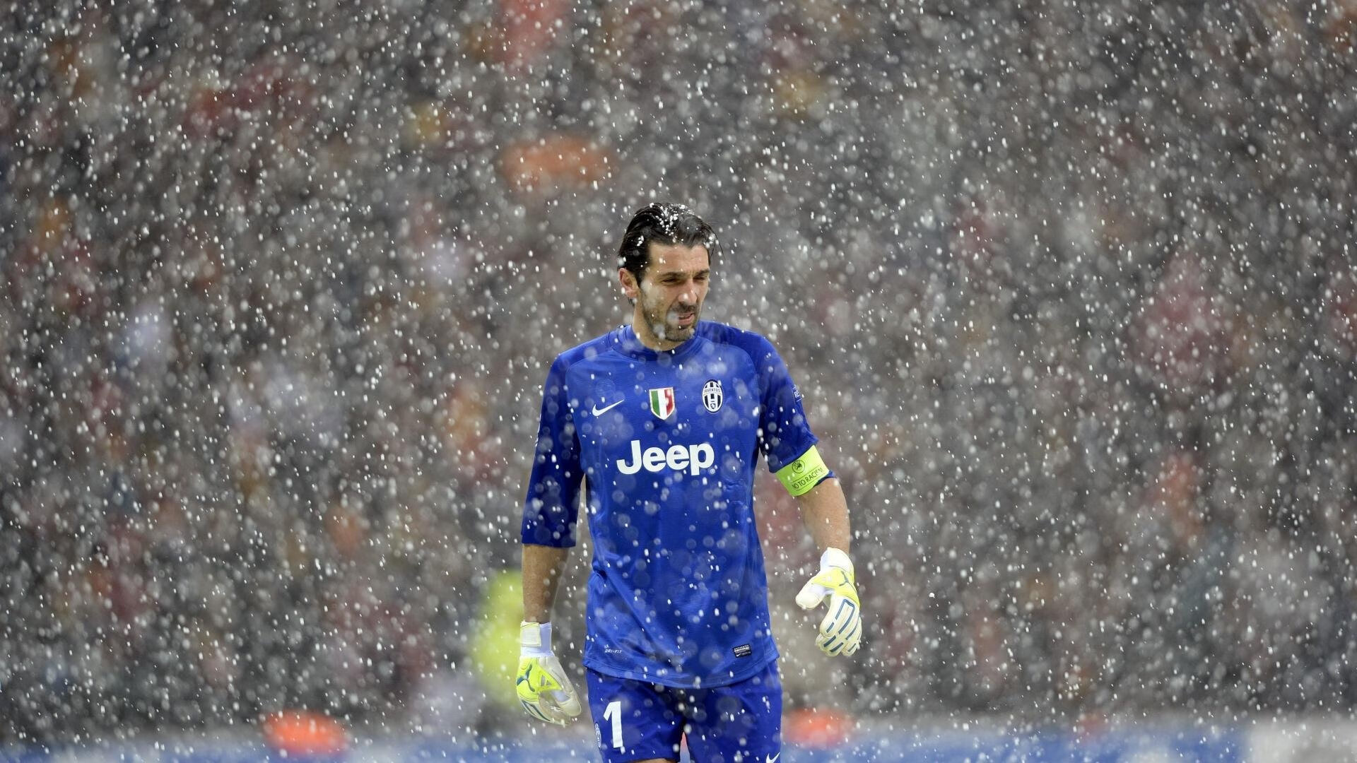 开云体育网页入口-国足门将位置竞争激烈，国足的门将