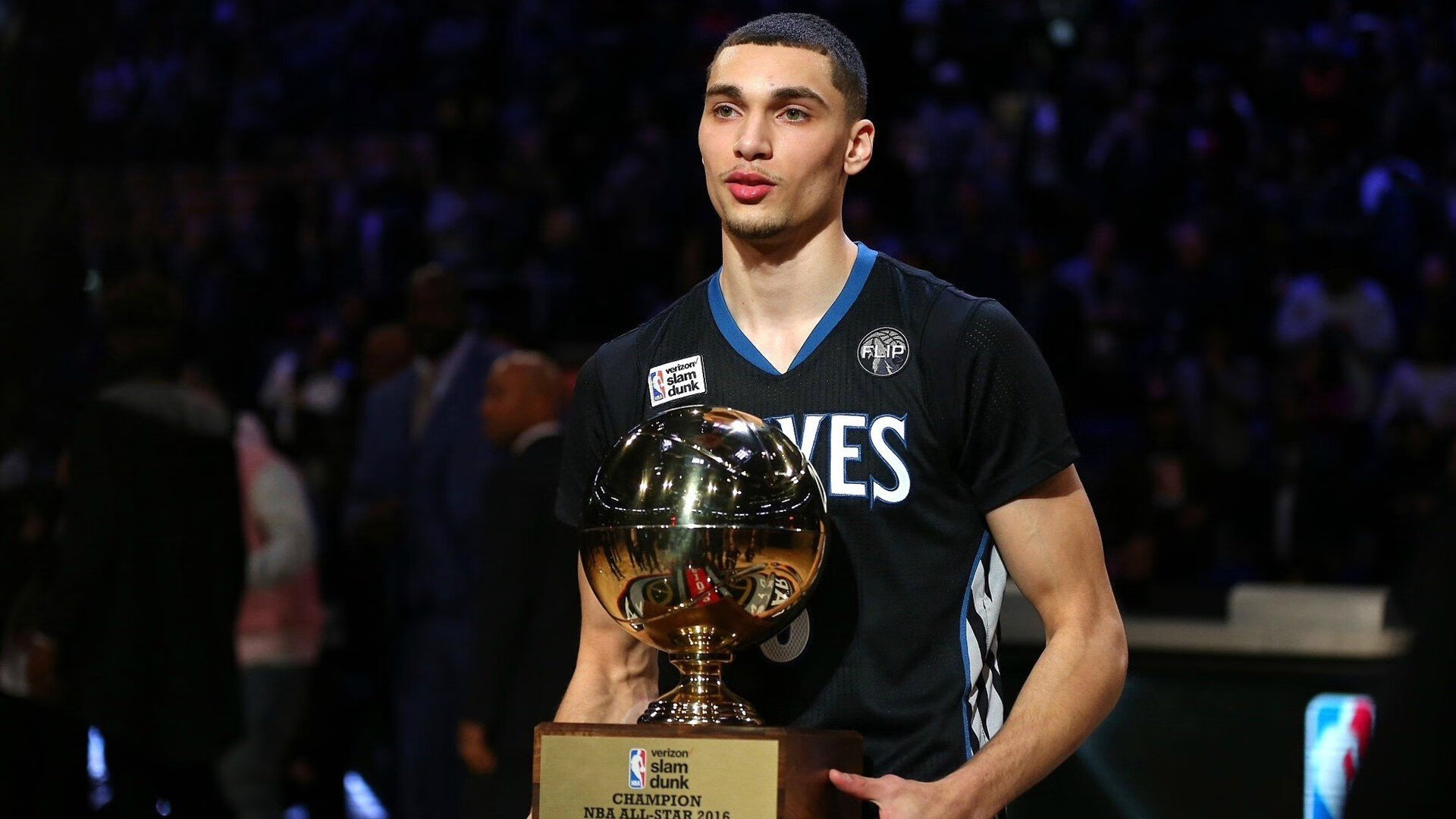 开云体育开云-“华金·托比利亚的高效防守与团队协作，为美洲狮队赢得宝贵胜利”